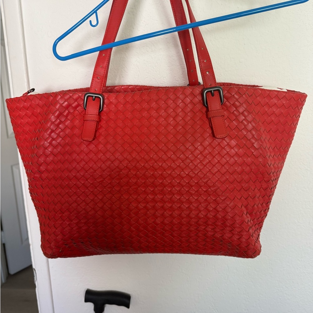 Bottega Veneta intrecciato Red leather Tote/ shoulder bag